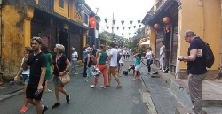 quang nam 30 nguoi cung bay voi benh nhan so 17 am tinh voi covid 19