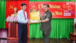 lanh dao quan doi hoang gia campuchia den tham va chuc tet cac tinh soc trang gia lai