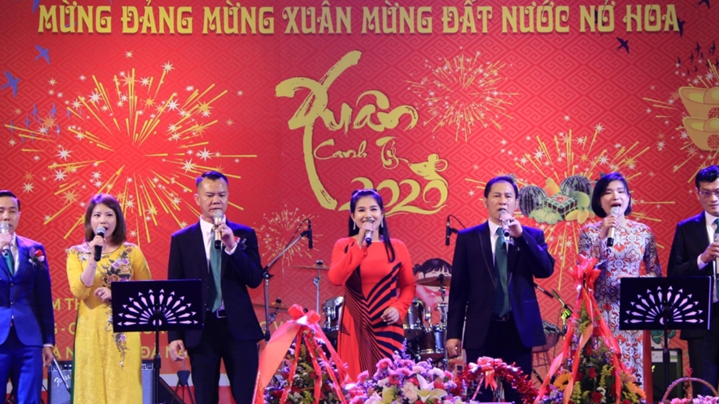 tet cong dong nguoi viet nam tai lao thu hut 1000 nguoi tham gia