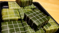 me viet tai latvia hon 10 nam luu giu tet cho con