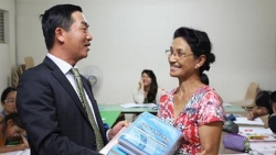 tre em viet tai nouvelle caledonie duoc hoc sach giao khoa tieng viet chinh quy