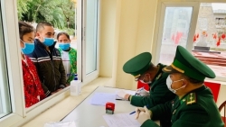 ha giang tiep nhan hon 50 cong dan viet nam tro ve tu trung quoc