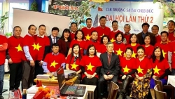 kieu bao to chuc trien lam anh ve truong sa nhan 45 nam quan he viet nam duc