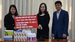 Hội người Việt Nam tại Ba Lan tổ chức trao quà đợt 2 hỗ trợ tỉnh Vĩnh Phúc khắc phục COVID-19
