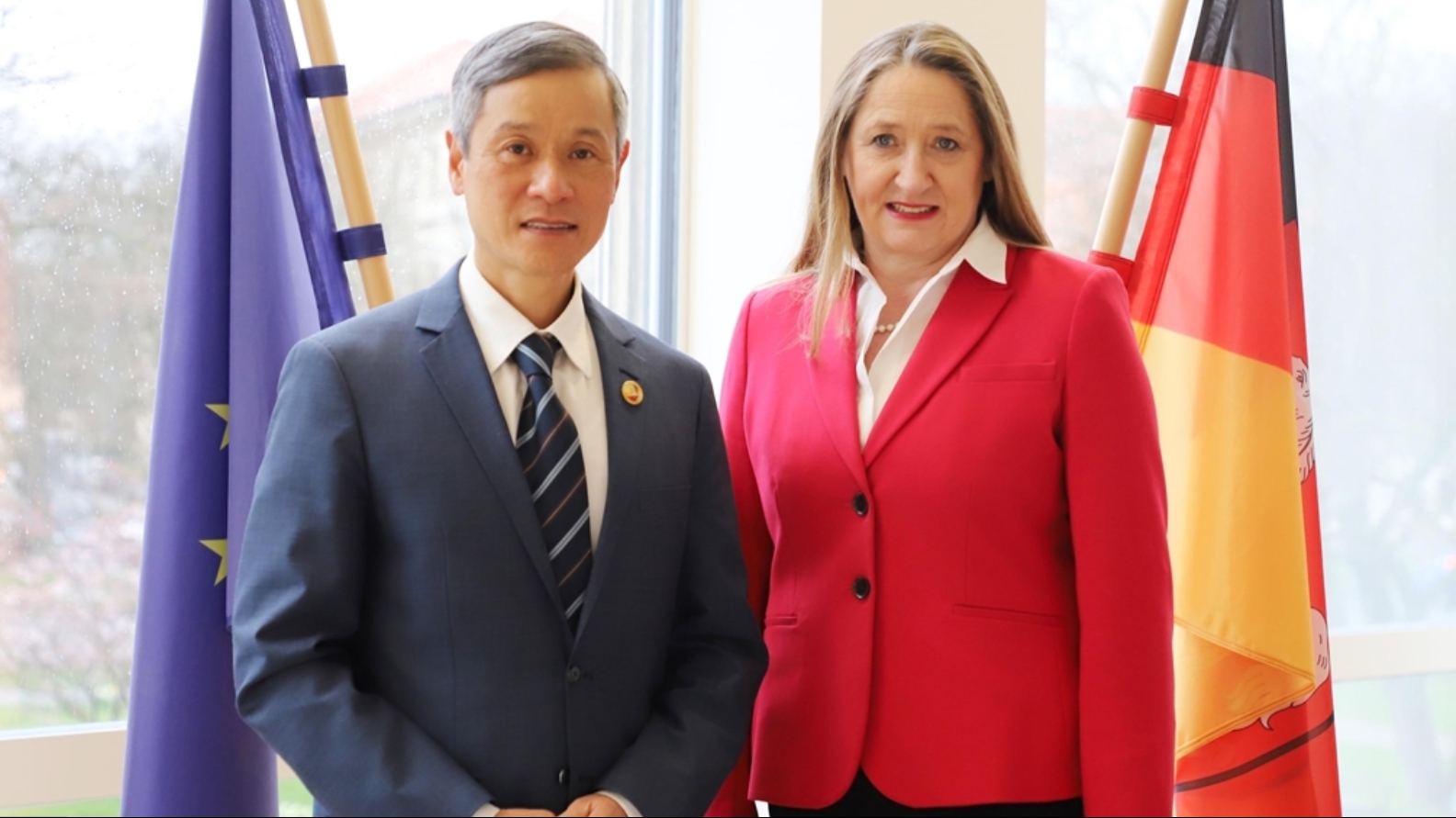 cong dong nguoi viet nam tai bang niedersachsen duc duoc danh gia cao