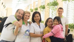 bac sy italia muon tang tai lieu du an san xuat khau trang van mot chieu giup viet nam chong dich