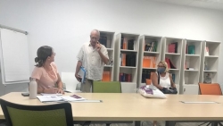 nguoi viet tai nouvelle caledonia nhan may 15 trieu khau trang mien phi phong dich covid 19