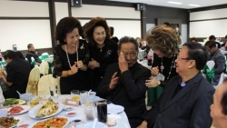 ong prachuab chaiyasan mot bo truong thai duoc nuoi lon bang dong sua viet