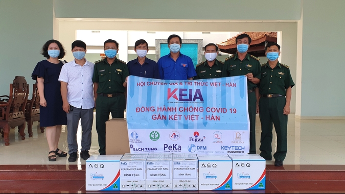 VKEIA tặng khẩu trang, vật tư y tế giúp lực lượng tuyến đầu Tây Ninh chống dịch COVID-19