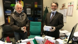 italia tiep nhan lo hang 16500 khau trang viet nam gui tang