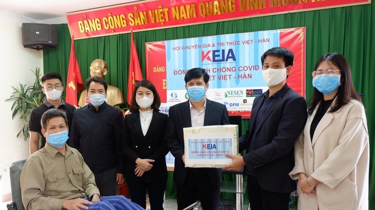 VKEIA tặng 4.000 chiếc khẩu trang và gần 300 gel rửa tay giúp Thuận Thành, Bắc Ninh chống COVID-19