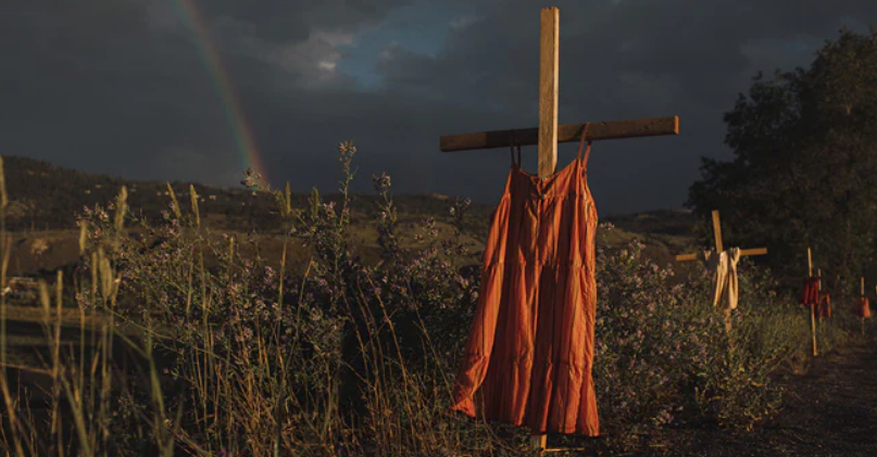 Tác phẩm "Những chiếc váy của bé gái treo trên thánh giá" nhận Giải Ảnh báo chí thế giới 2022