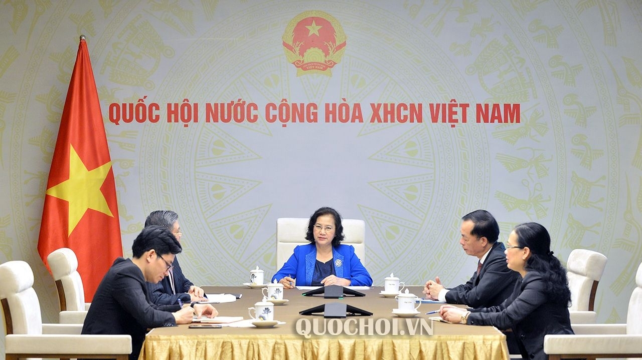 Bổ sung 100 lao động kỹ thuật cao của Việt Nam tham gia hoàn thiện nhà Quốc hội Lào