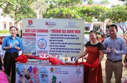 RENEW tặng bồn rửa tay sát khuẩn cho hơn 900 học sinh Tiểu học Gio Linh, Quảng Trị