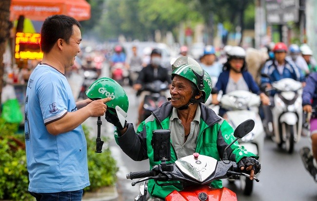 Đề xuất chính sách an sinh xã hội cho các tài xế công nghệ