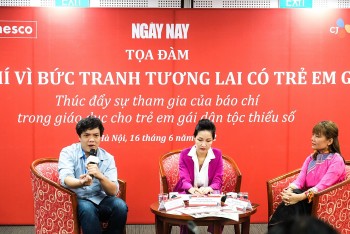 bao chi vi buc tranh tuong lai co tre em gai