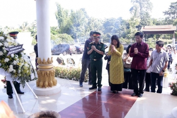 Đại sứ quán Việt Nam tại Lào dâng hương tưởng niệm 73 năm ngày Thương binh liệt sỹ