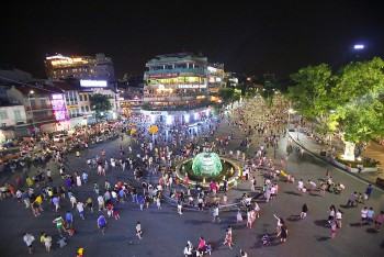 cho meo loa cong suat lon het cua vao pho di bo ho guom ha noi