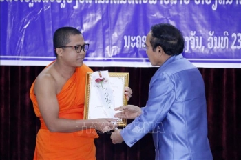 trao giai cuoc thi sang tac van hoc nhan 60 nam quan he viet nam lao