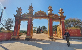 Đầu xuân ở chùa làng