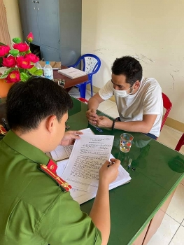 pho giam doc va thu quy cong ty lua dao chiem doat tren 23 ty dong