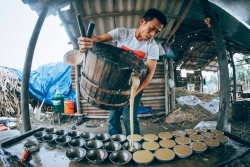 Nhọc nhằn nghề quay mật nấu đường miền trung du xứ Quảng