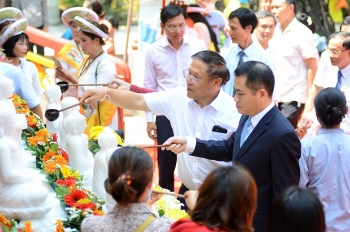 nong am tet bunpimay cua du hoc sinh can bo nhan vien lao tai da nang