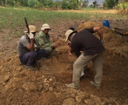 tay nguyen vao mua han nghe dao gieng thue dat khach