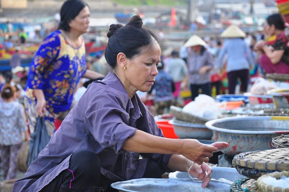 ben ca nghi thuy luc hung dong