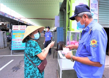 Cận cảnh buổi "đi chợ bằng phiếu" của người dân Đà Nẵng