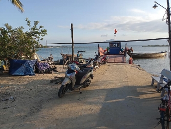 thieu nuoc ngot hang chuc ho dan o xa dao tam hai nhoc nhan di xin nuoc