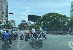 Đà Nẵng: Nhan nhản xe kéo tự chế tiềm ẩn nguy cơ tai nạn giao thông