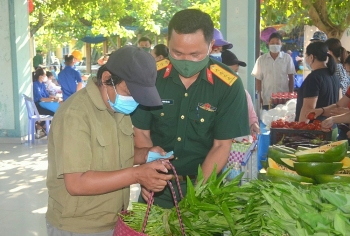 cho 0 dong cho nguoi dan dao cu lao cham