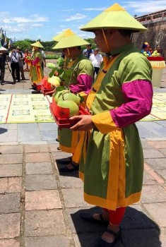 dieu gi khien thanh tra dan tro thanh bieu tuong cua co do hue