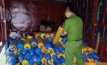 Phát hiện, thu giữ hàng trăm bình khí cười ở Đà Nẵng