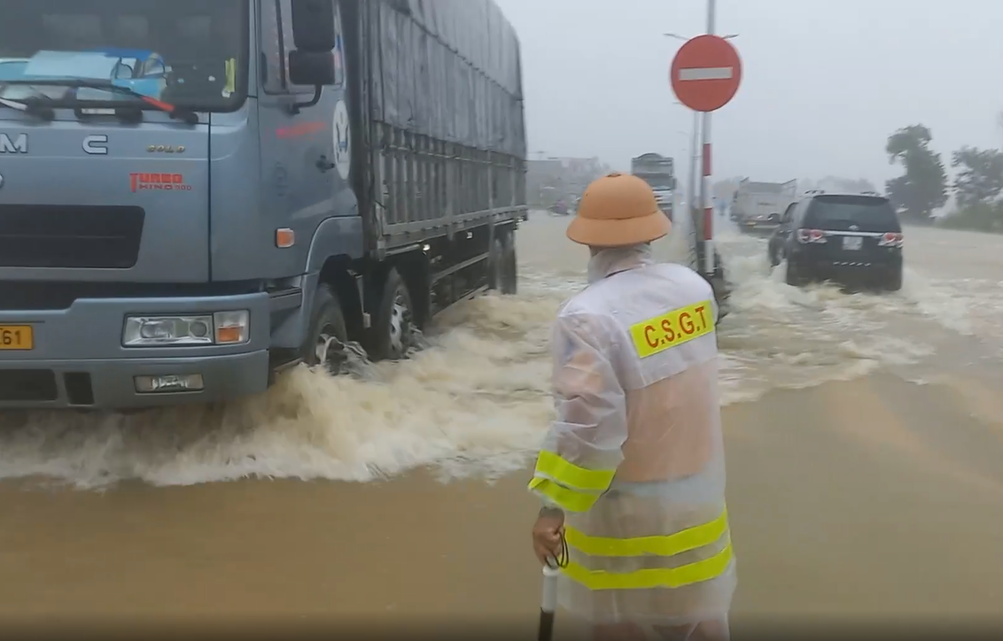 quang nam menh mong nuoc nguoi dan hoi ha chay lu