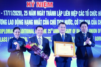 Liên hiệp các tổ chức hữu nghị thành phố Đà Nẵng đón nhận Huân chương Lao động hạng nhất