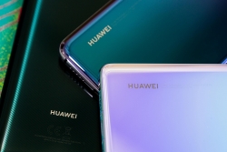 Huawei bắt đầu phải dừng một số dây chuyền sản xuất smartphone
