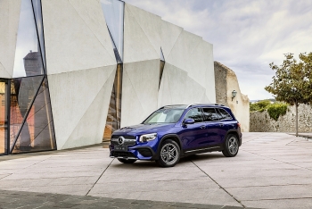 mercedes benz gioi thieu glb 200 tai viet nam gia gan 2 ty dong