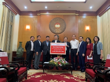 Honda Việt Nam hỗ trợ 5 tỷ đồng giúp người dân các tỉnh miền Trung vượt qua khó khăn