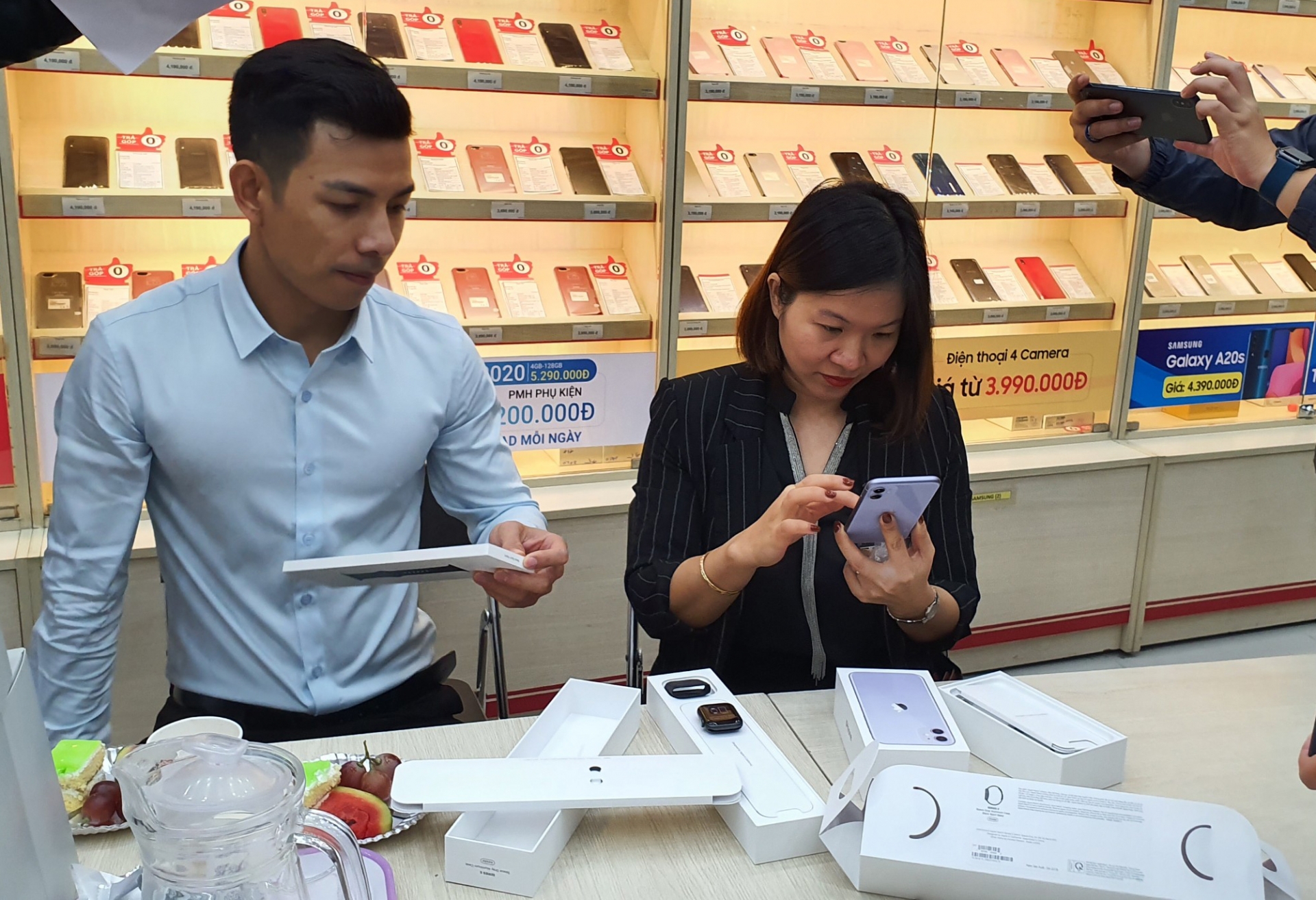 FPT Shop chính thức phân phối bộ 3 iPhone 11 chính hãng, giá khởi điểm từ 22 triệu đồng