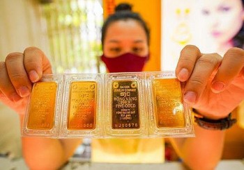 gia vang trong nuoc di xuong the gioi nguoc chieu