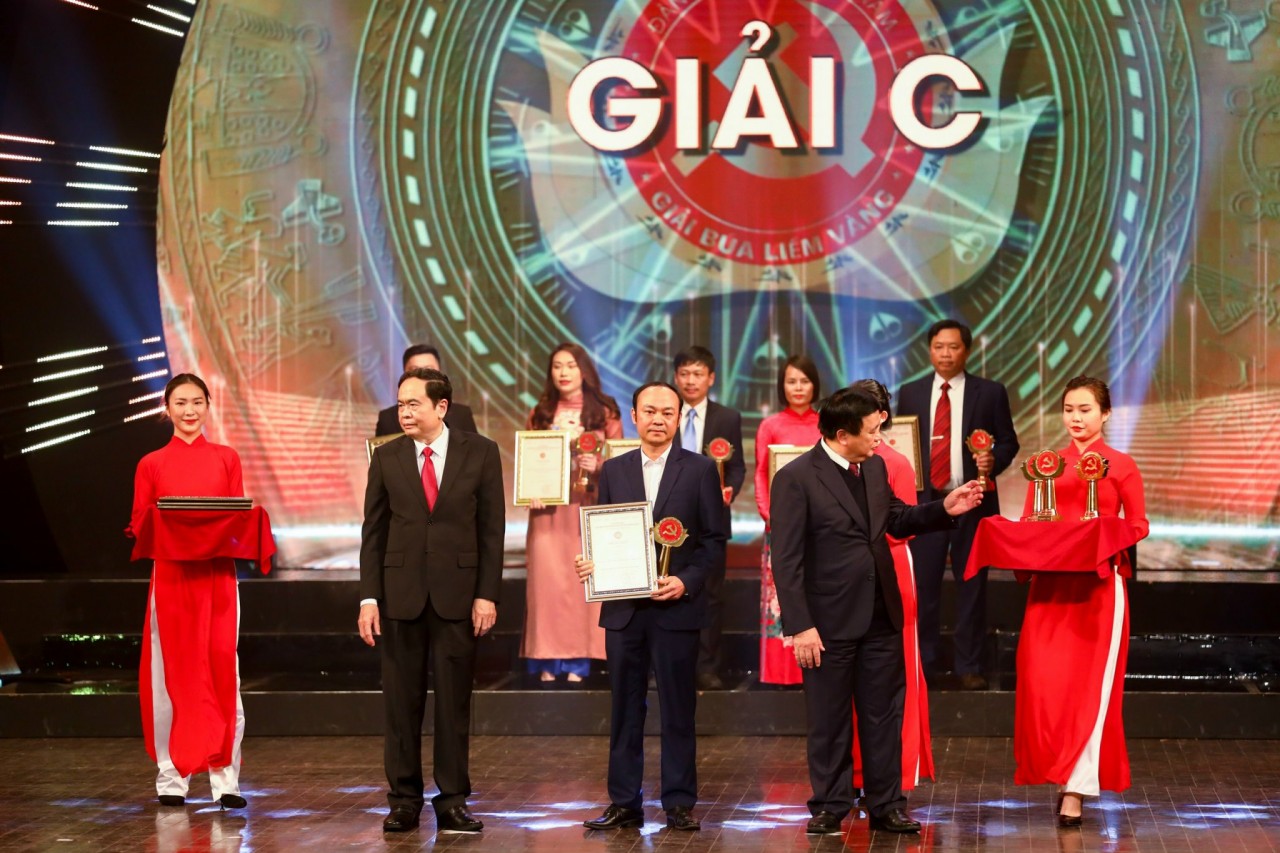 Tạp chí Thời Đại đoạt giải C Giải Búa liềm vàng năm 2021