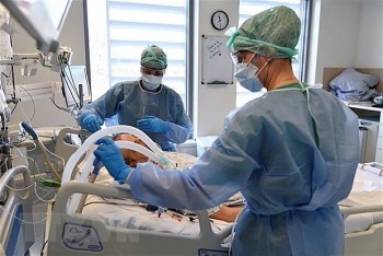 omicron tiep tuc phoi bay tinh trang bat binh dang trong linh vuc y te