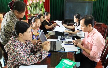 ty le ho ngheo ca nuoc giam con 223