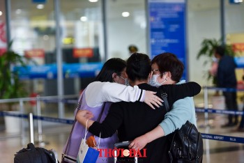 pho thu tuong chi dao to chuc them cac chuyen bay don nguoi viet nam tai ukraine ve nuoc