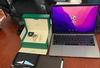 hue tim lai duoc tai san tri gia 400 trieu dong cho du khach my