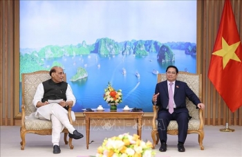 Thủ tướng Phạm Minh Chính tiếp Bộ trưởng Quốc phòng Ấn Độ