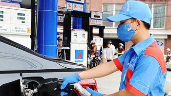 gia xang trong nuoc tang lan thu 7 lien tiep dau bien dong manh