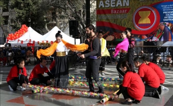 Các nước ASEAN quảng bá văn hóa truyền thống tại hội chợ Bazar ở Argentina